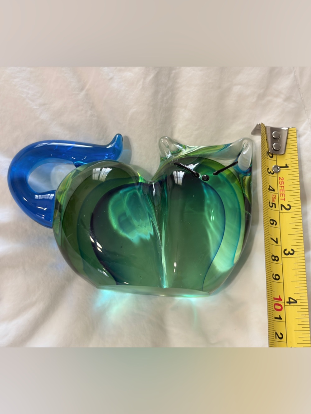 GLASS 5.5โ CAT PAPERWEIGHT - Picture 6 of 6